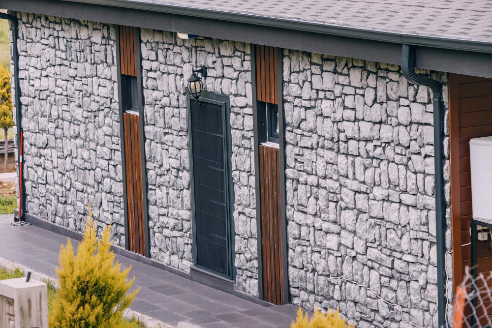 Cobblestone Vinyl Siding: Common Design Mistakes and the Best Solutions